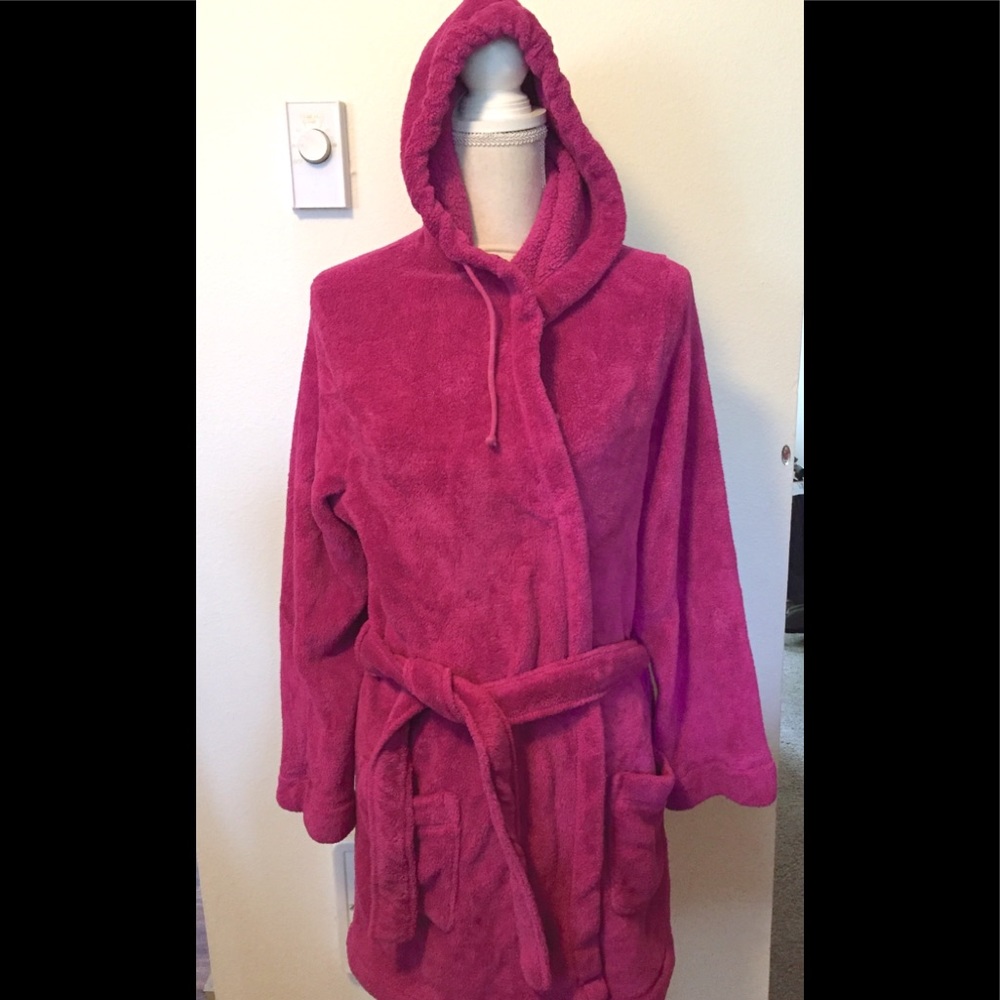 Xhilaration Fushia Cozy Bath/Sleep Robe with Hood